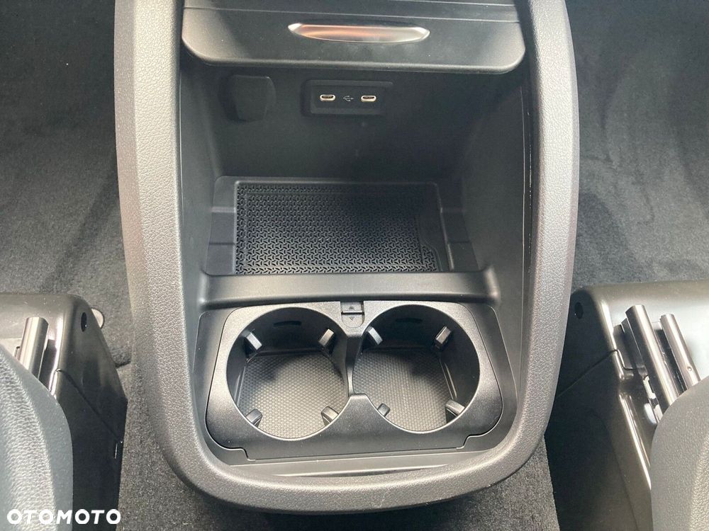 Mercedes-Benz Klasa V - 20