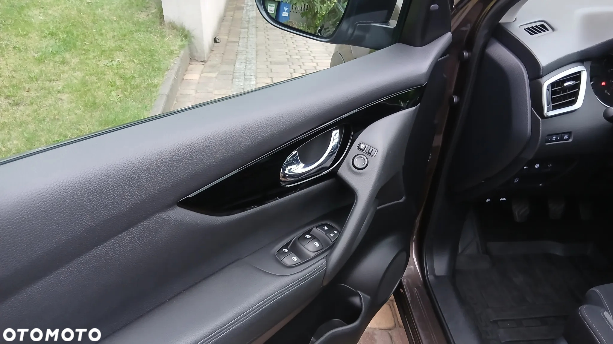 Nissan Qashqai 1.3 DIG-T N-Connecta EU6d - 28