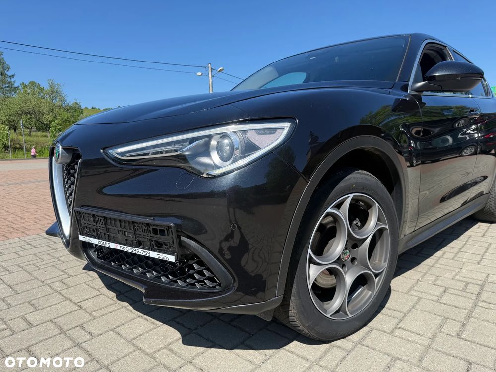 Alfa Romeo Stelvio 2.0 Turbo 16V AT8-Q4 Lusso Ti - 3