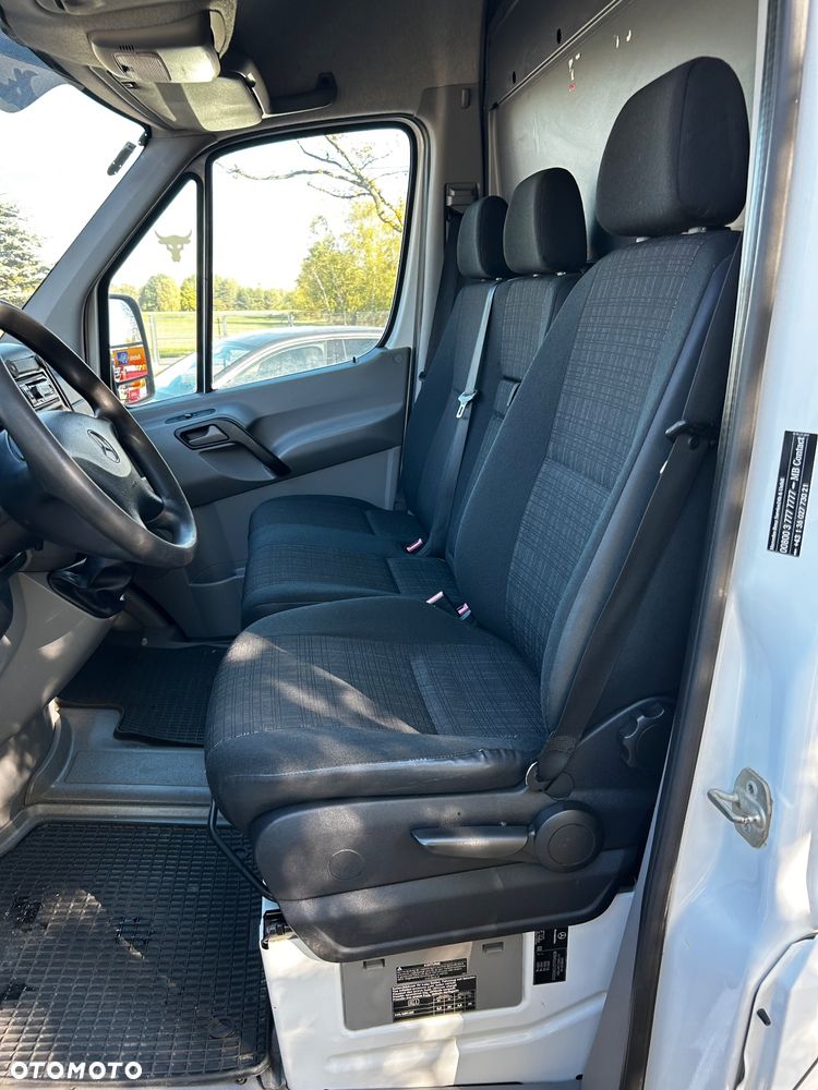 Mercedes-Benz Sprinter - 14