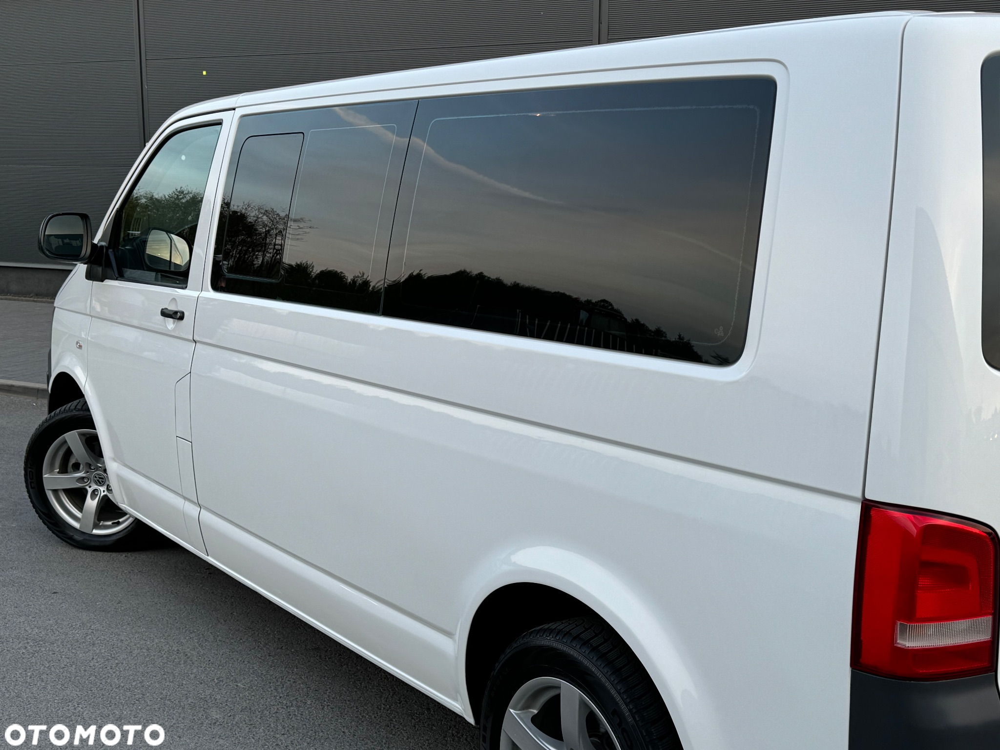 Volkswagen Caravelle TDI L2 Trendline - 16