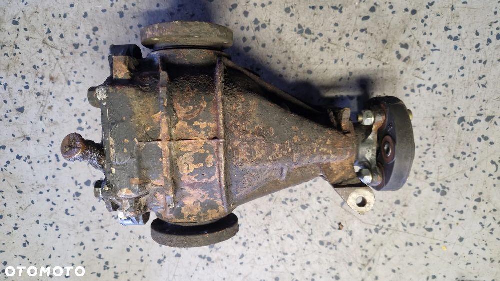 MERCEDES W124 2.0d DYFER 3.42 BEZ ABS - 1