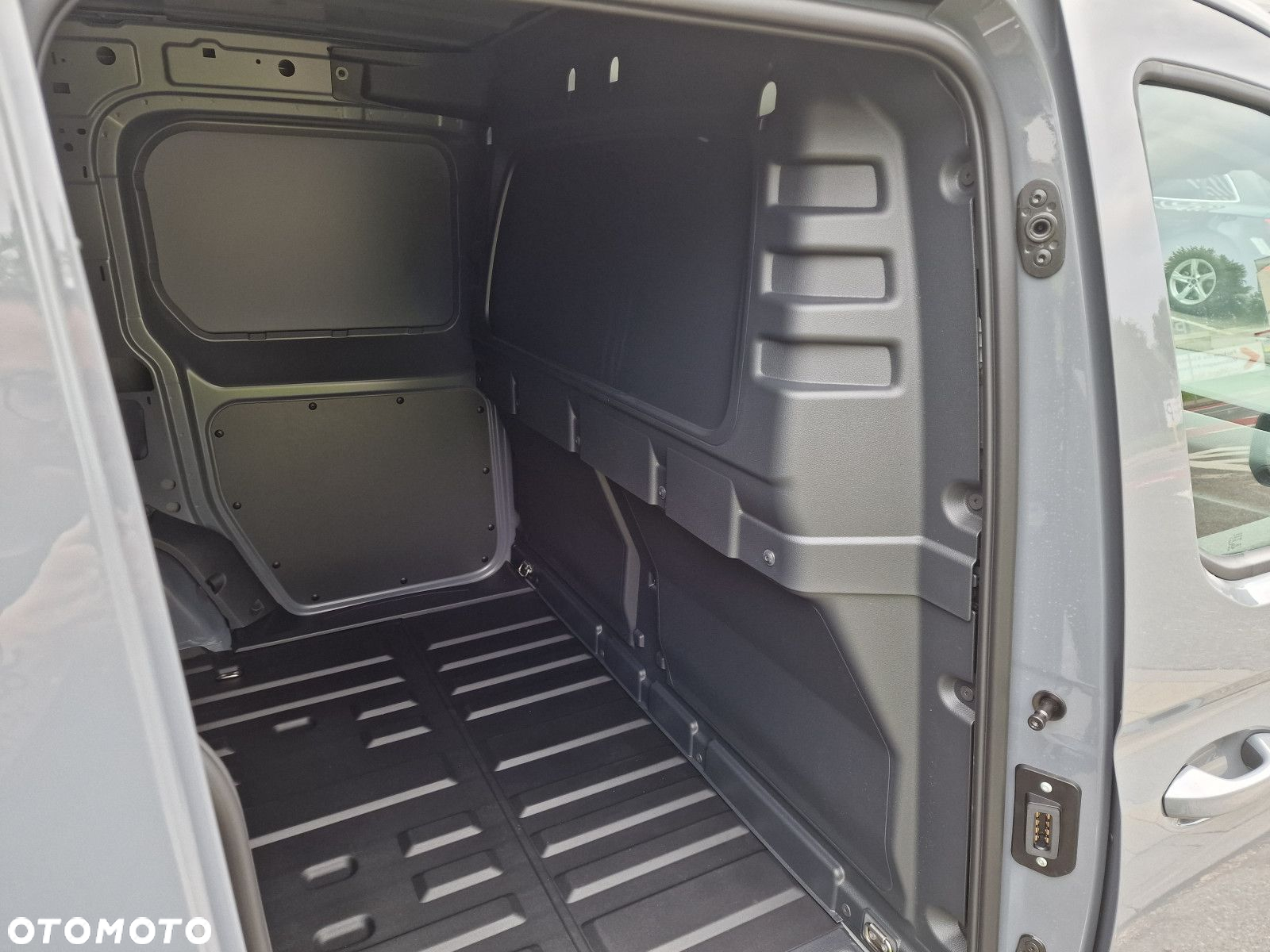 Volkswagen Caddy Cargo 1.5 TSI DSG - 8