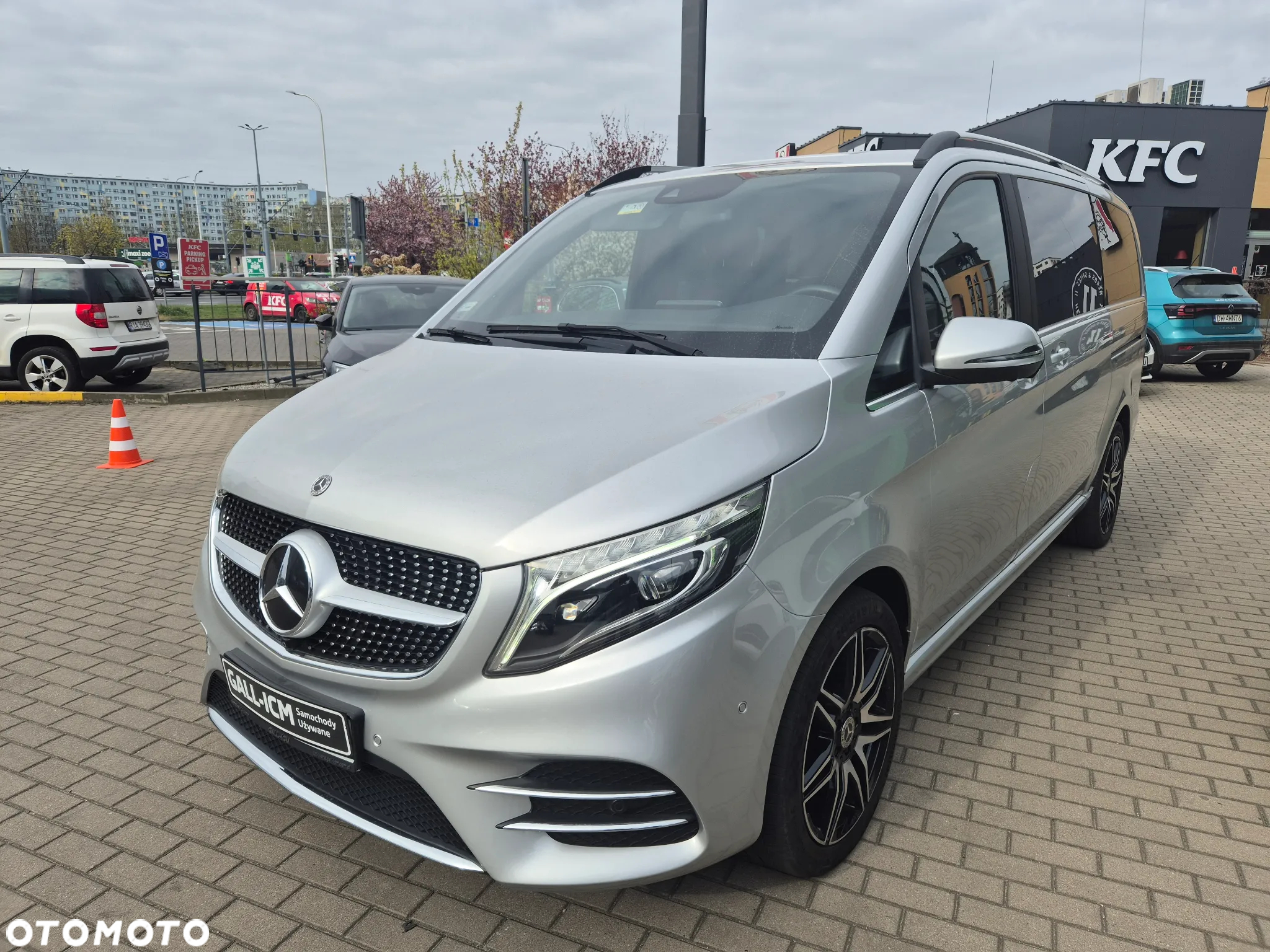 Mercedes-Benz Klasa V 300 d 4-Matic Avantgarde 9G-Tronic (d³ugi) - 2