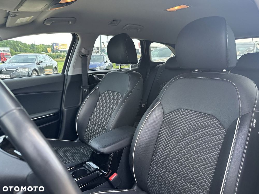 Kia Ceed - 11