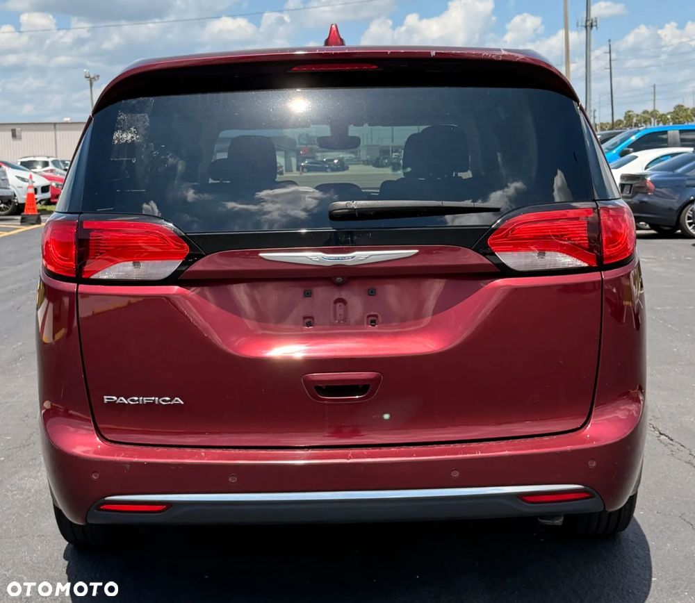 Chrysler Pacifica - 11