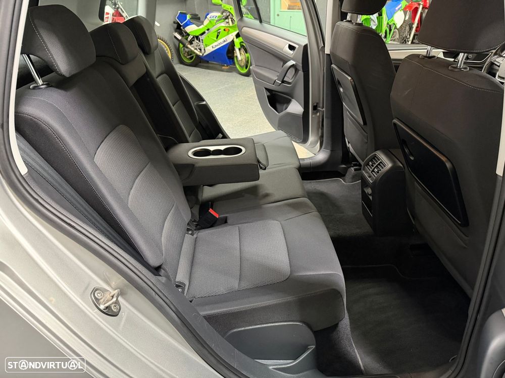 VW Golf Sportsvan 1.6 TDI Confortline BlueMotion - 24