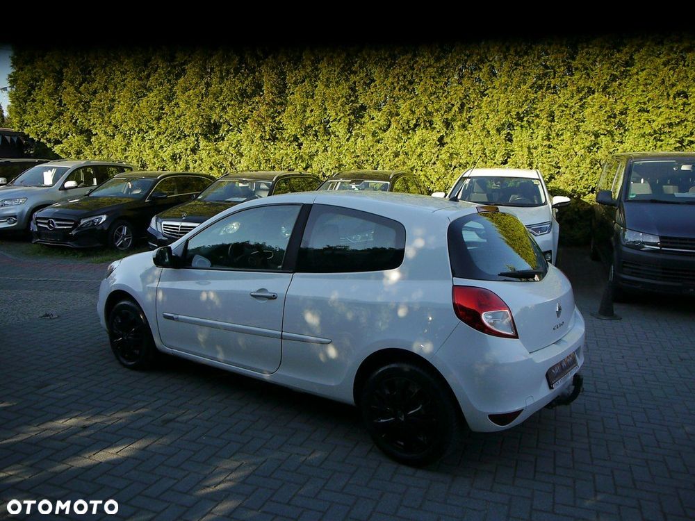Renault Clio - 15