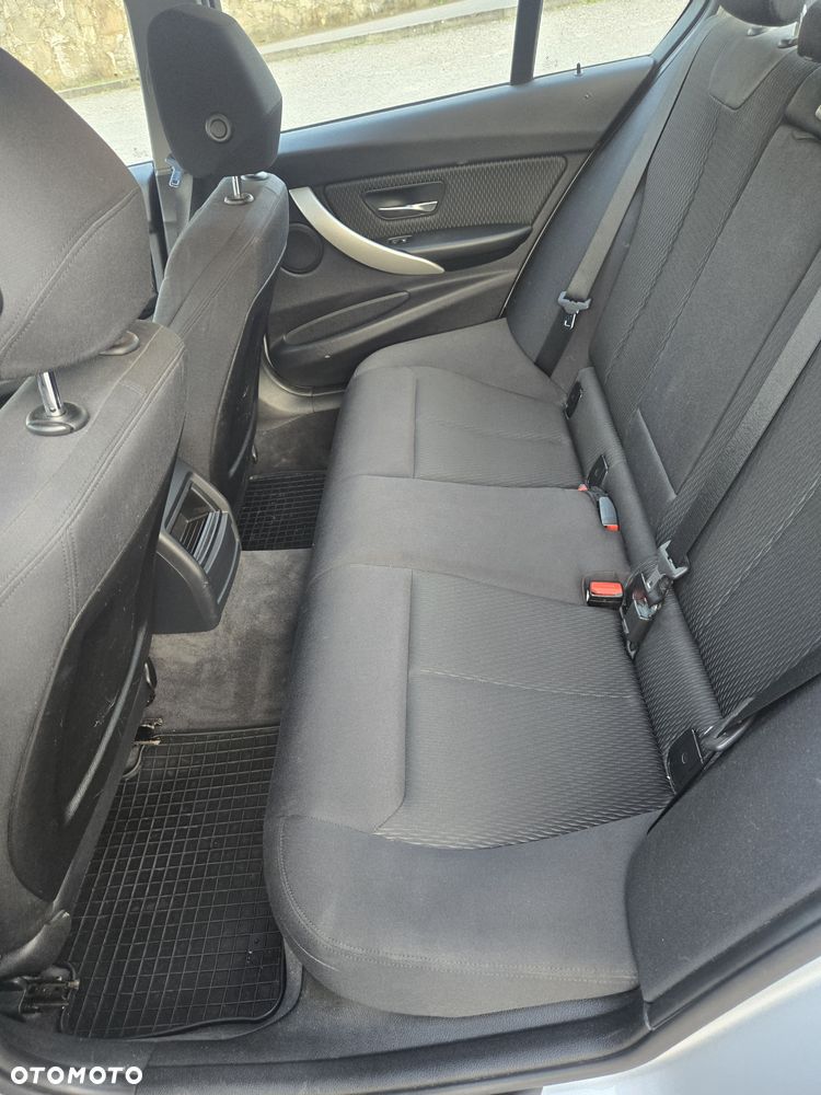 BMW Seria 3 320d - 19