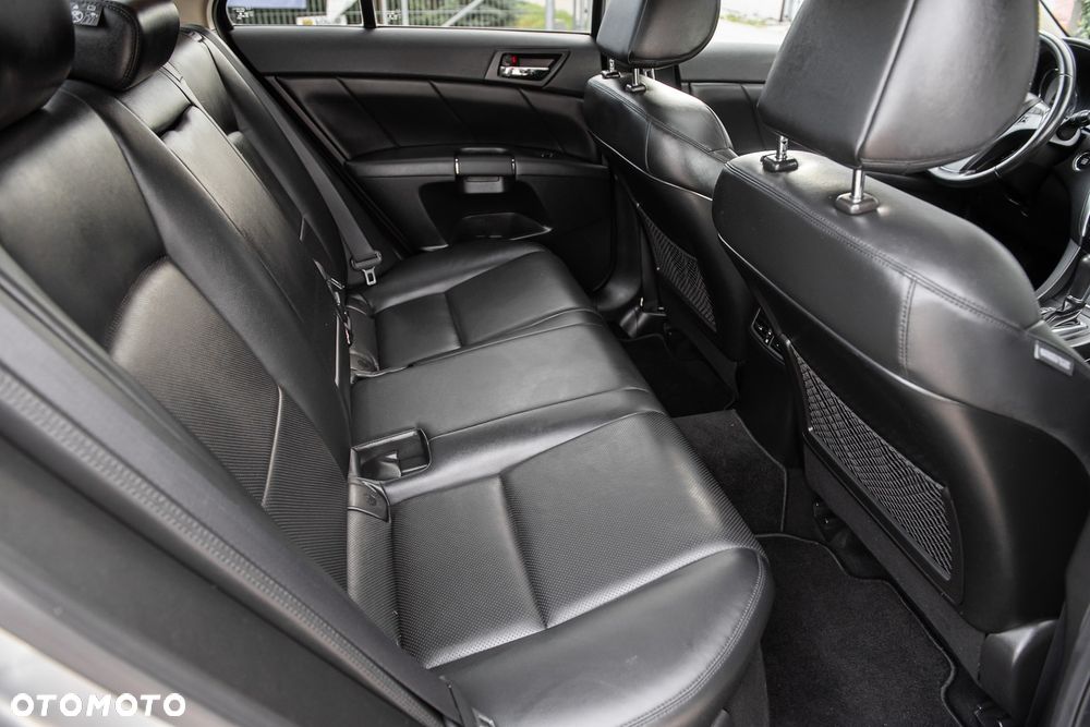 Suzuki Kizashi 2.4 4x4 CVT Sport - 27