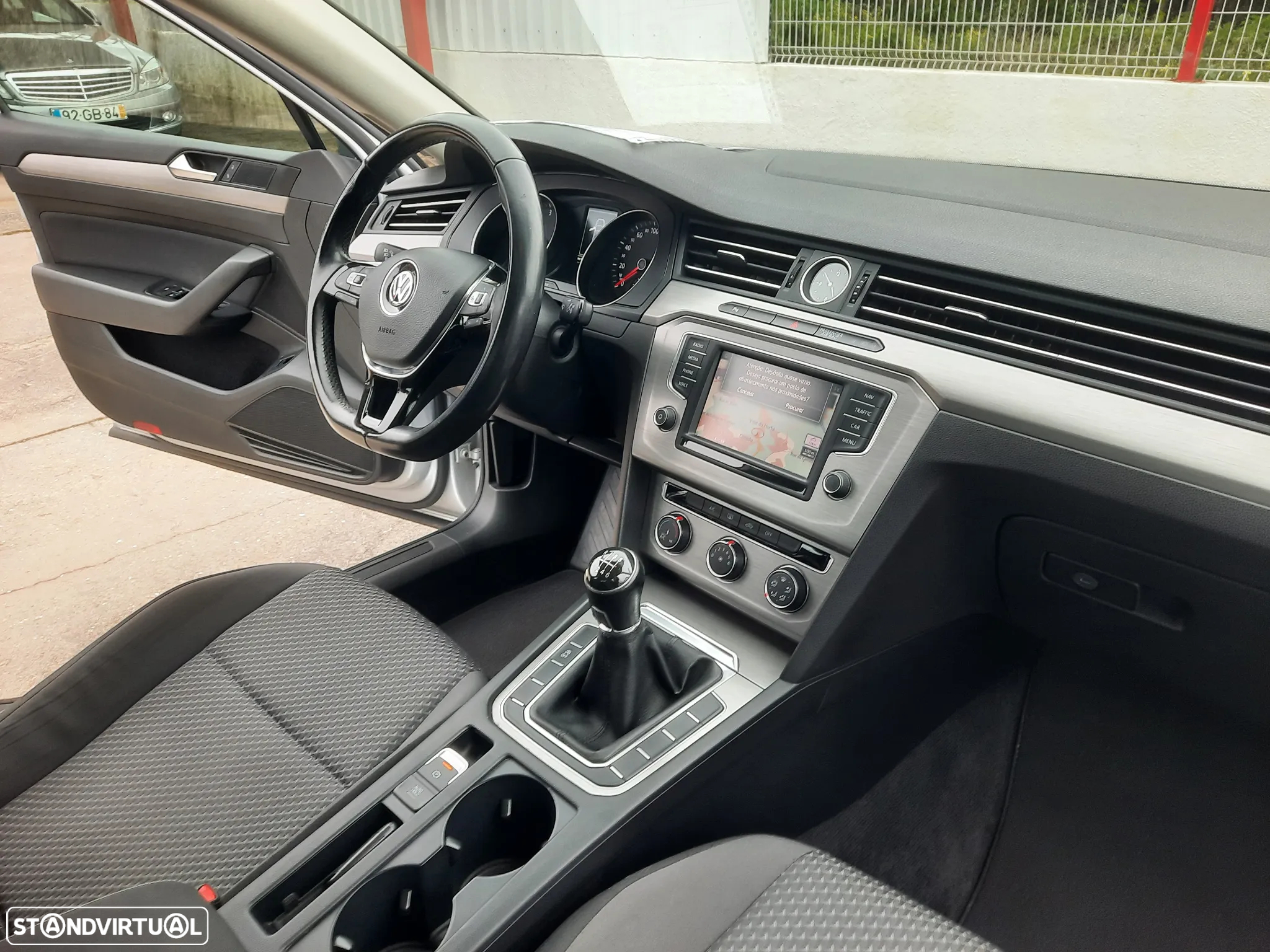 VW Passat 1.6 TDI BlueMotion - 41