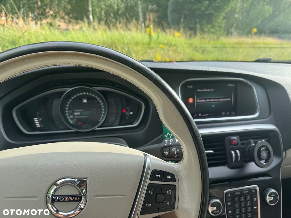 Volvo V40 D2 Drive-E R-Design Momentum - 39