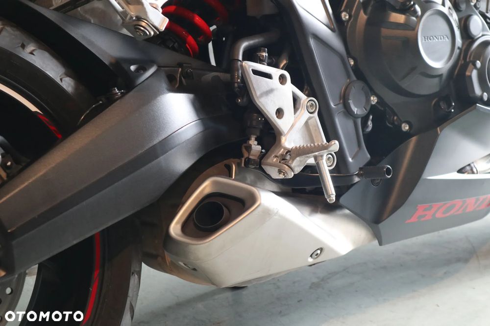Honda CBR - 23