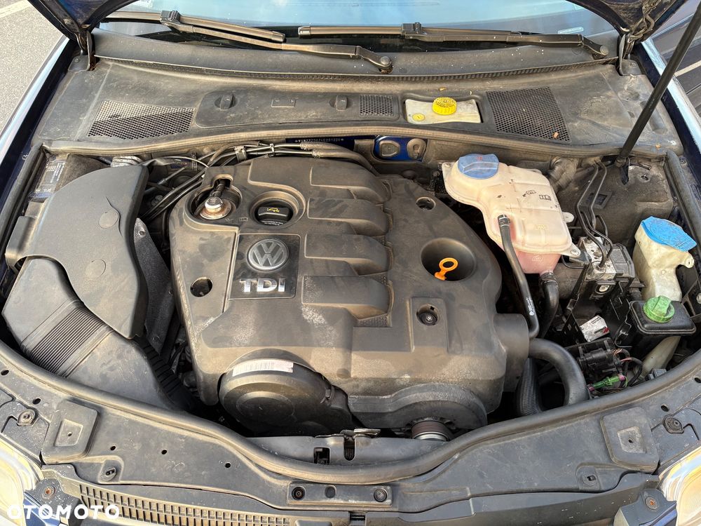 Volkswagen Passat 1.9 TDI Comfortline Family - 12