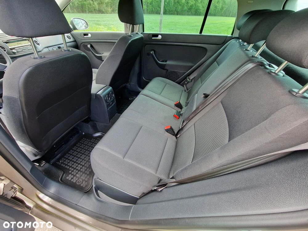 Volkswagen Golf Plus - 9
