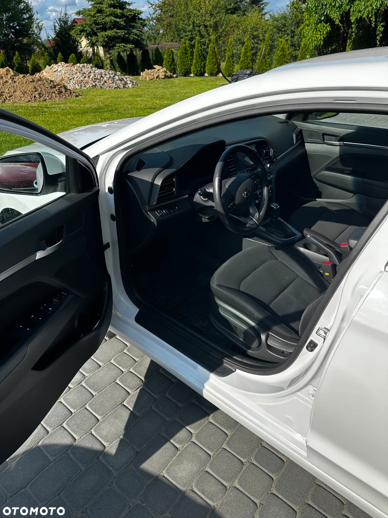 Hyundai Elantra 1.6 Style - 8
