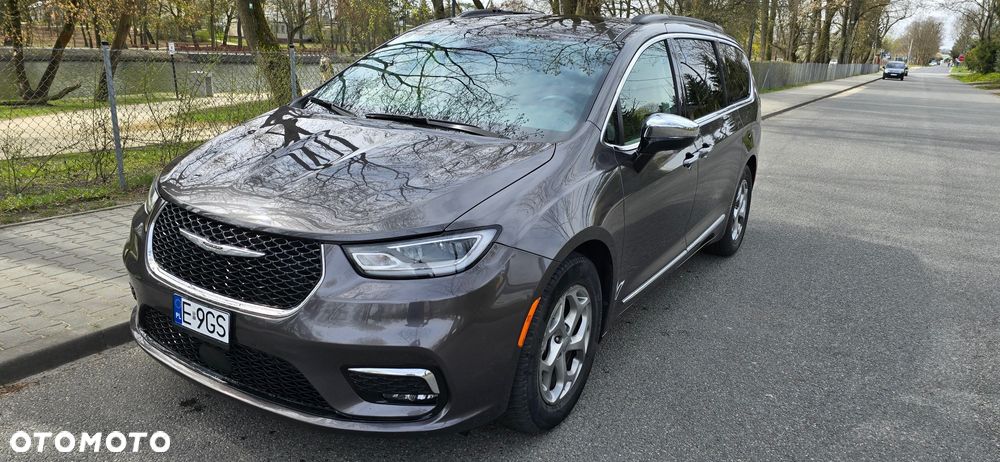 Chrysler Pacifica - 1