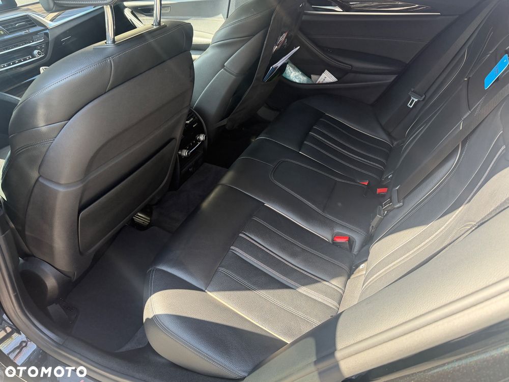 BMW Seria 5 520d Luxury Line sport - 9