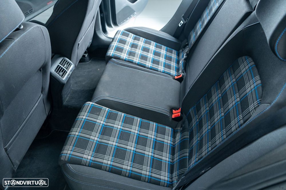 VW Golf 1.4 GTE Plug-In-Hybrid DSG - 10