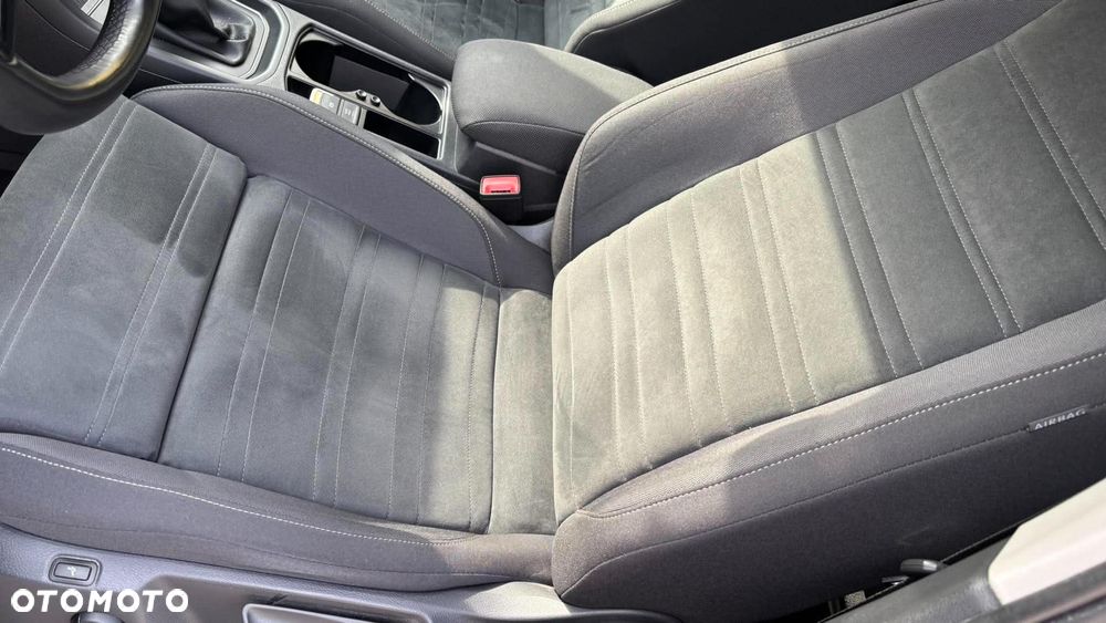 Volkswagen Touran 2.0 TDI BMT Comfortline - 14
