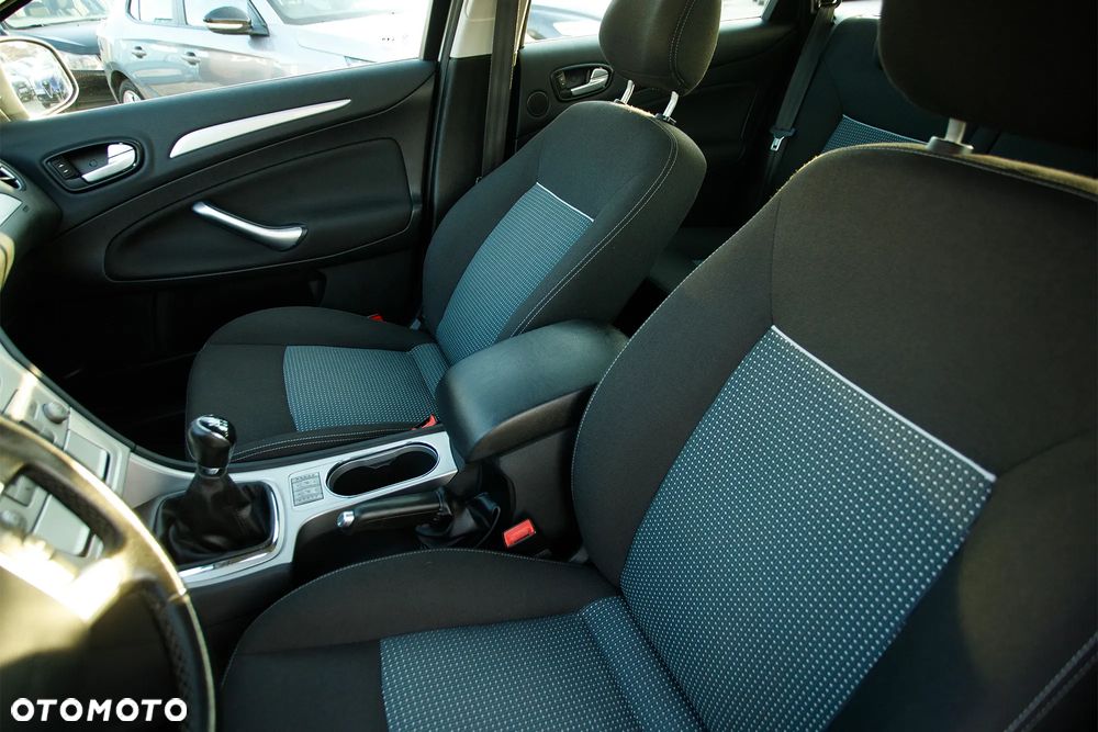 Ford Mondeo SW 2.0 FF Titanium - 21
