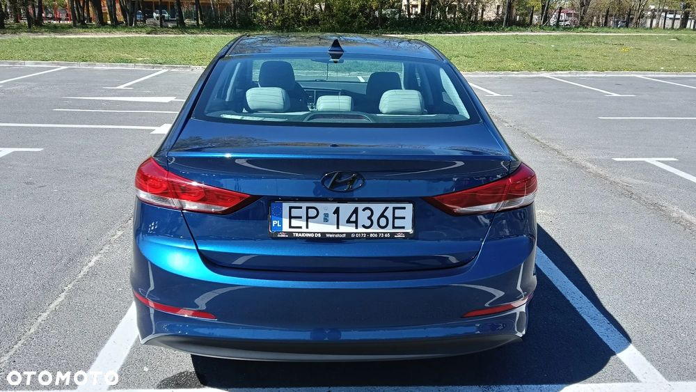 Hyundai Elantra - 20