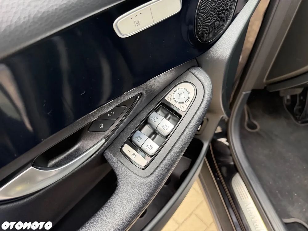 Mercedes-Benz GLC 300 e 4-Matic - 28