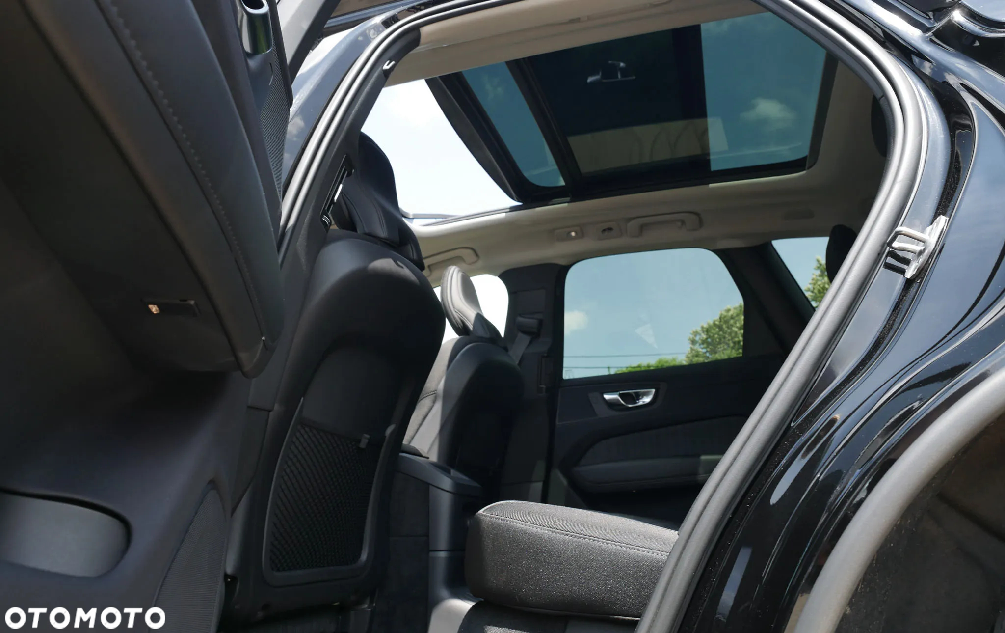 Volvo XC 60 T6 Plug-In Hybrid AWD Inscription - 25