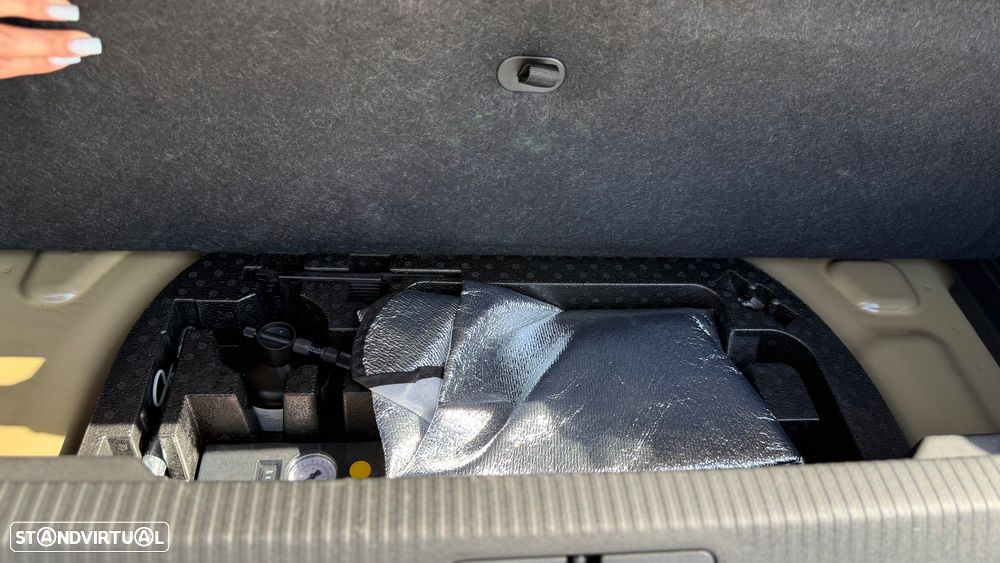 Peugeot e-2008 54 kWh GT - 47