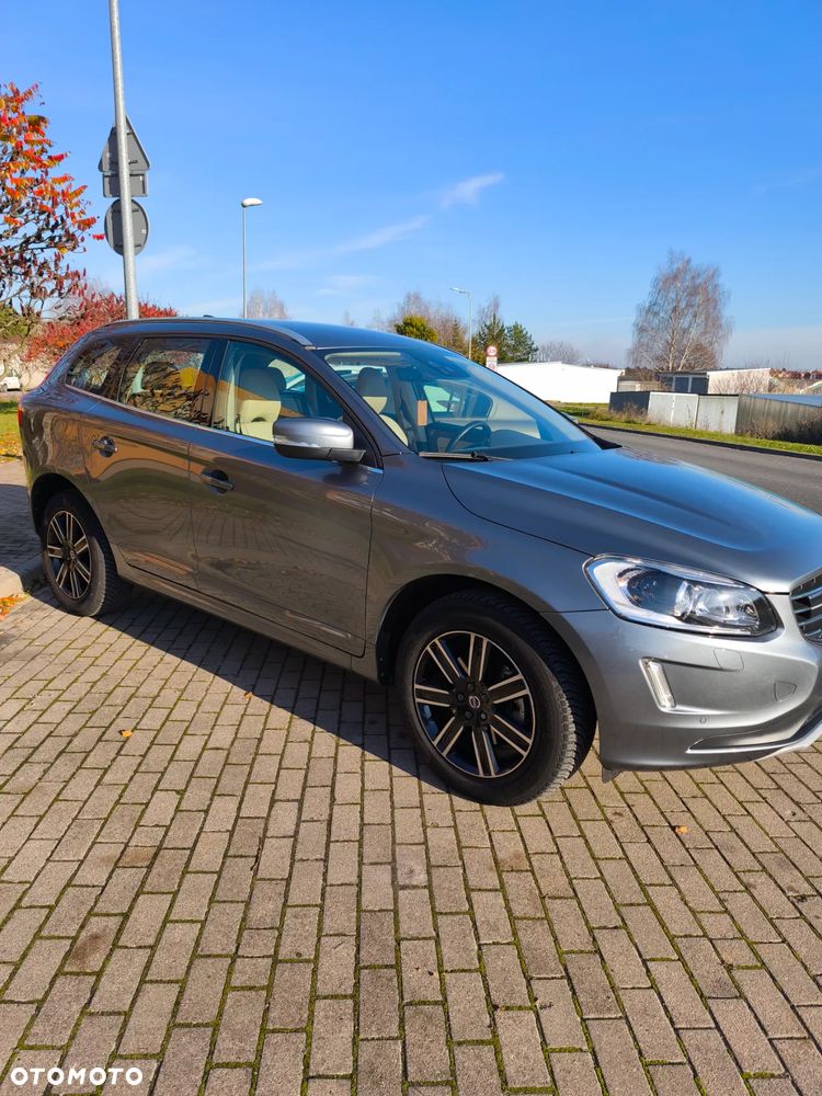 Volvo XC 60 D4 Momentum - 1