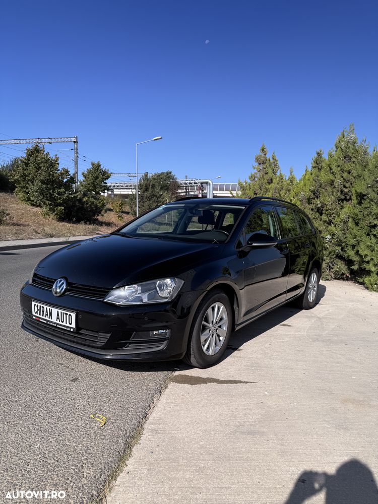 Volkswagen Golf - 1