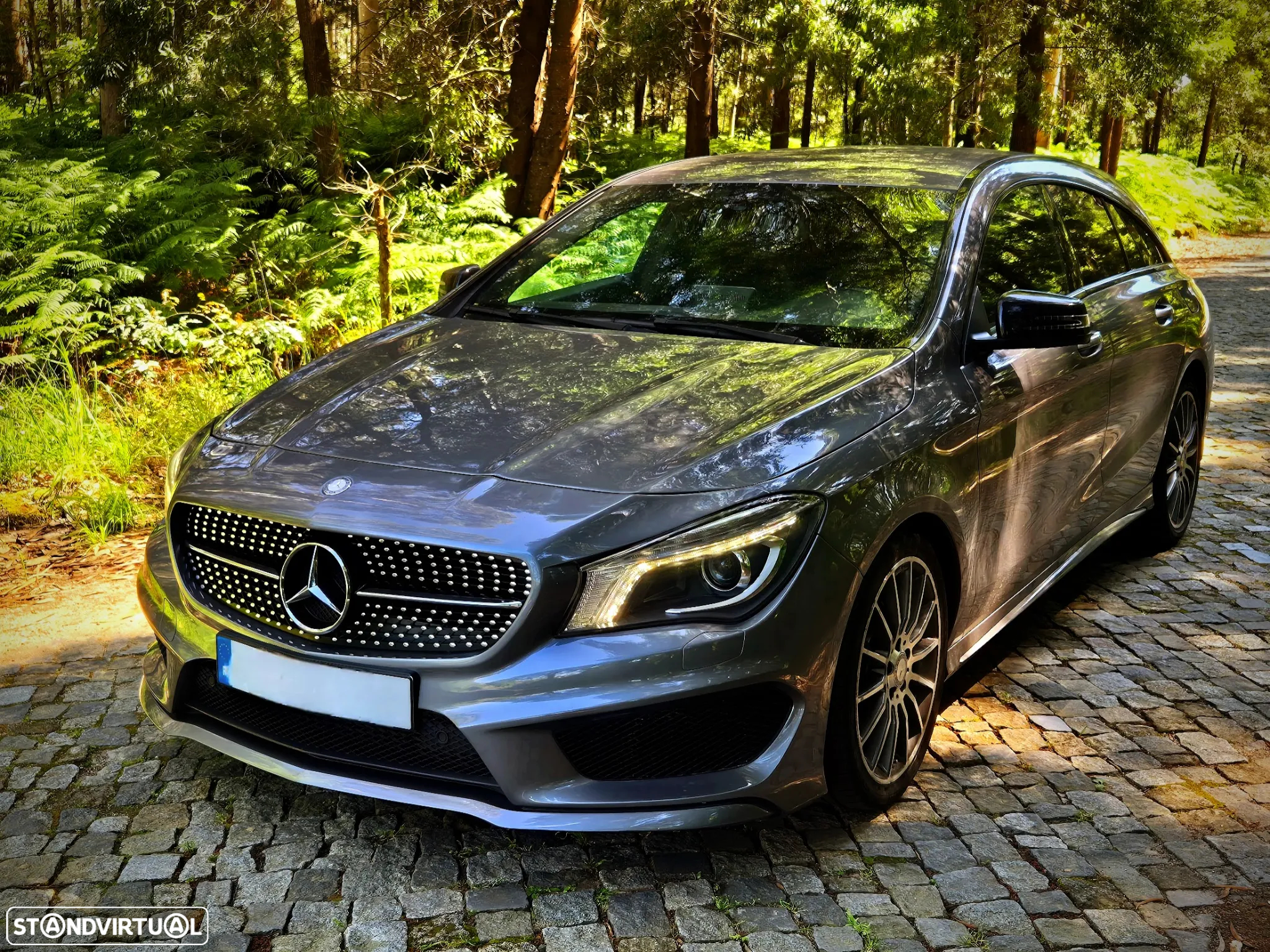 Mercedes-Benz CLA 200 d Shooting Brake AMG Line - 10