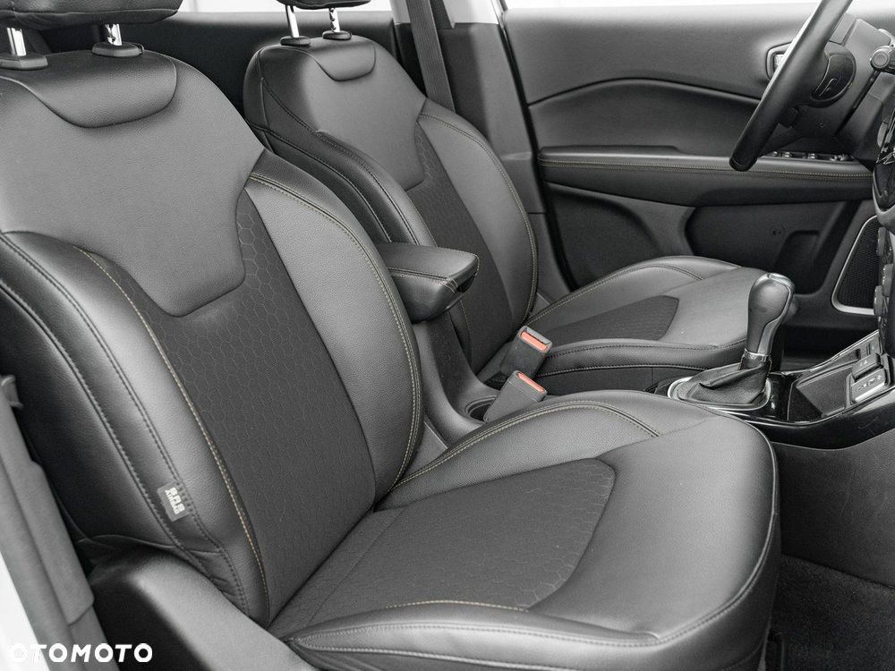 Jeep Compass 1.3 TMair Limited FWD S&S DDCT - 33