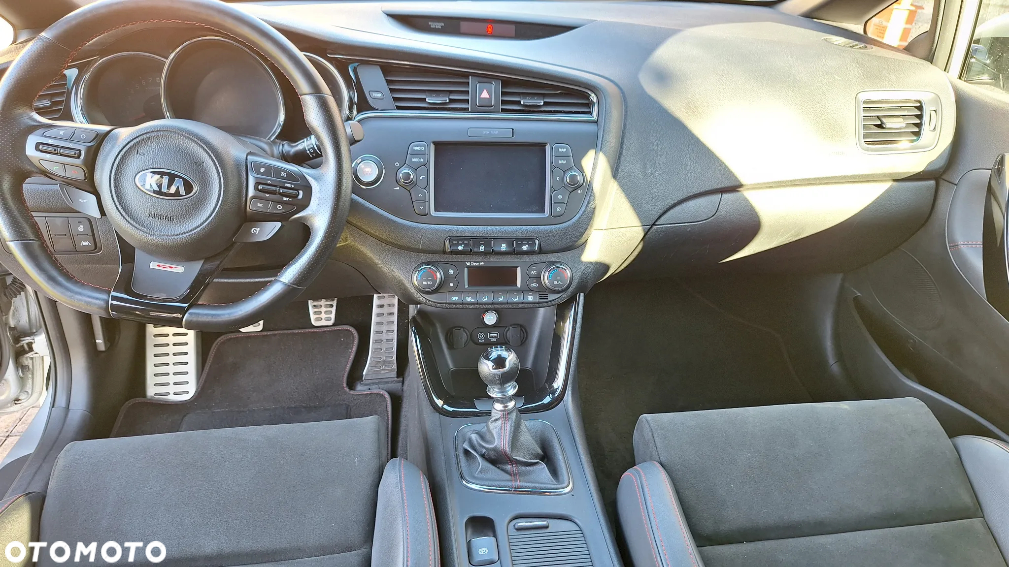 Kia Ceed 1.6 T-GDI GT-Track - 12