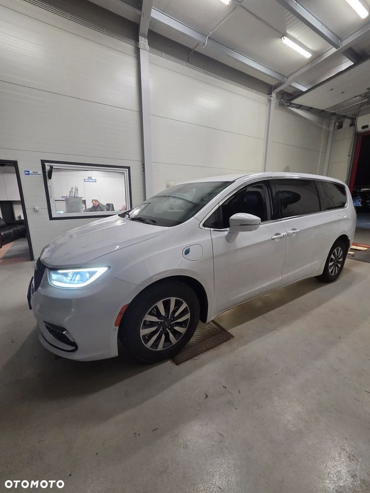 Chrysler Pacifica - 25