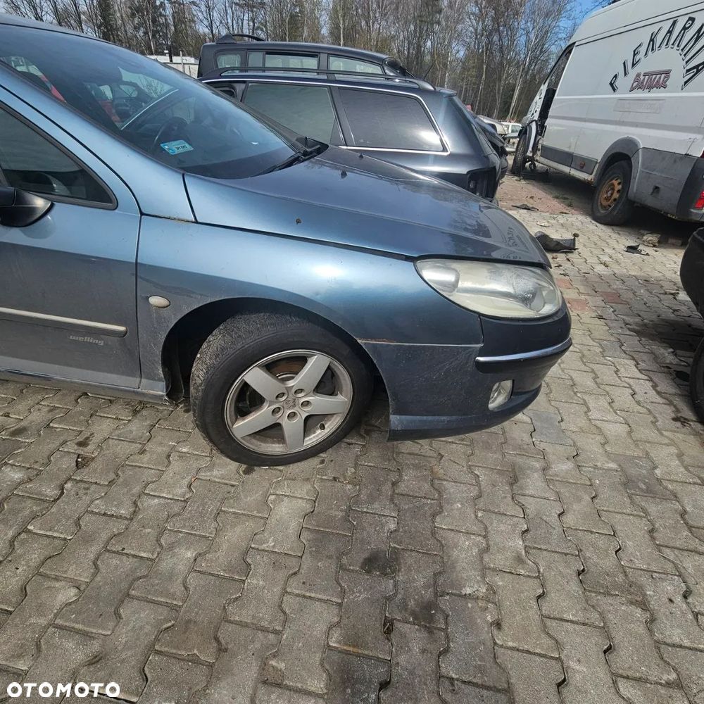 BŁOTNIK / PRZÓD PRAWY LEWY  / PEUGEOT 407 (2004r),  kod lak: EZWD