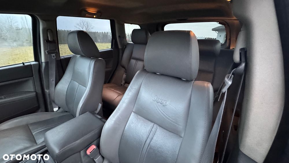 Jeep Grand Cherokee - 12