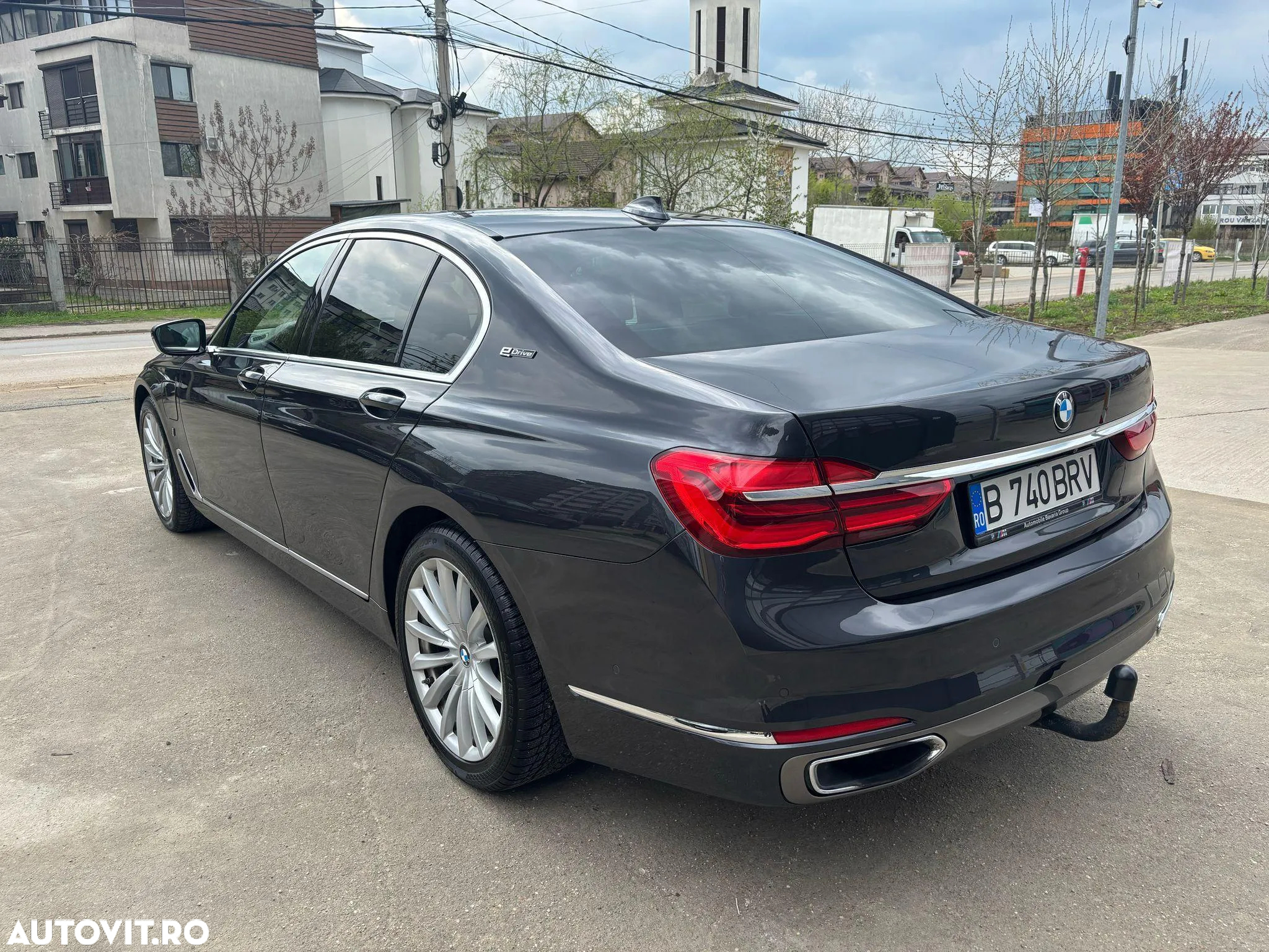 BMW Seria 7 740e iPerformance - 14