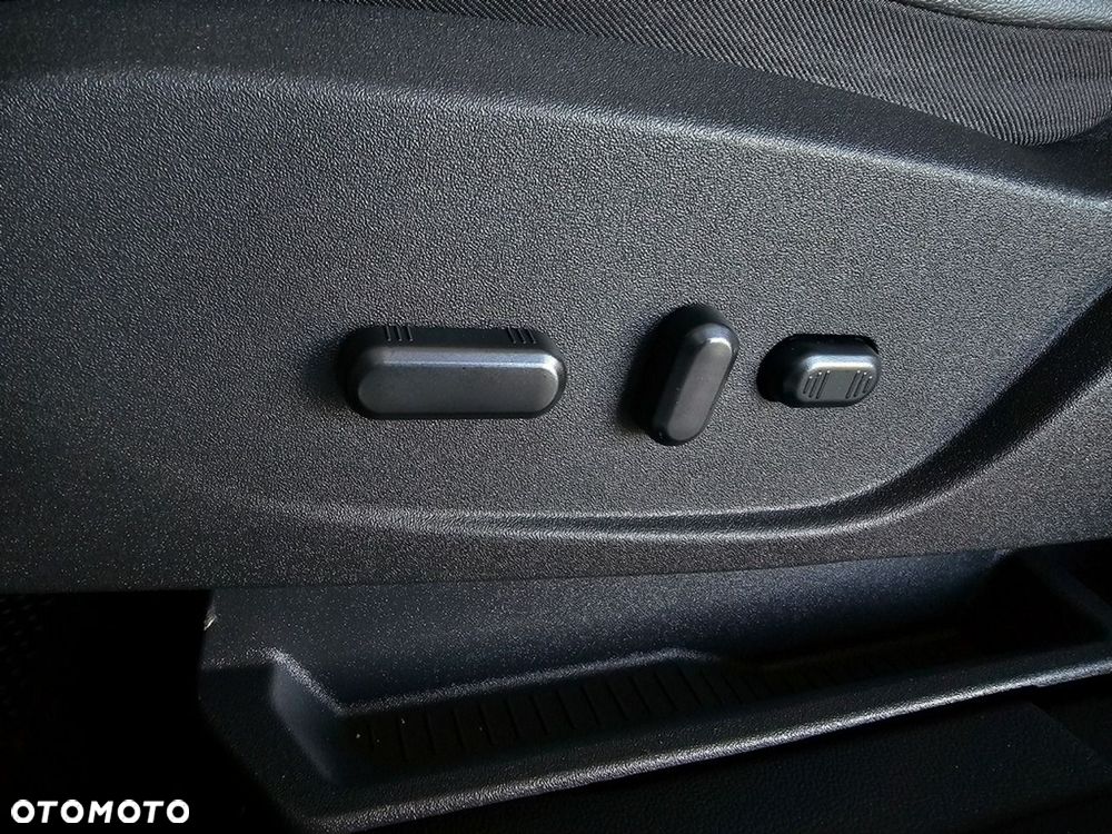 Ford Kuga - 31