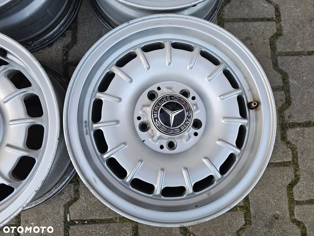 Mercedes-Benz E-Klasa W108 W115 W116 W123 W126 / KBA40410 1084000902 Barock / 6Jx14 ET30 5x112 - 7