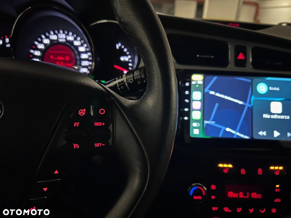 Kia Ceed 1.6 CRDi 128 Dream-Team Edition - 13