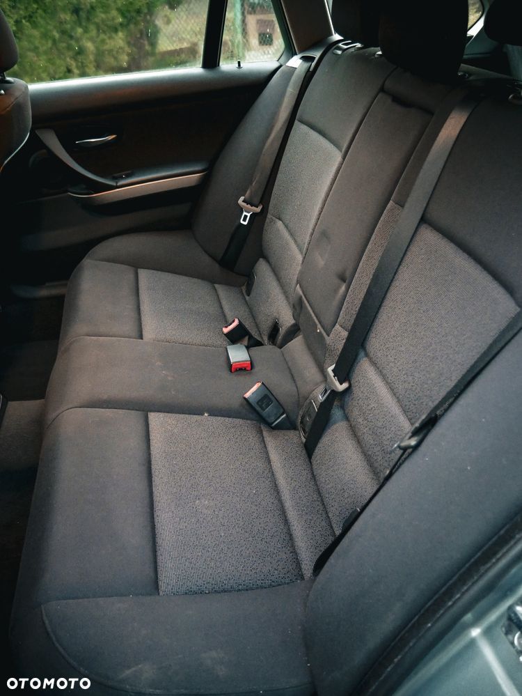 BMW Seria 3 318d DPF - 11