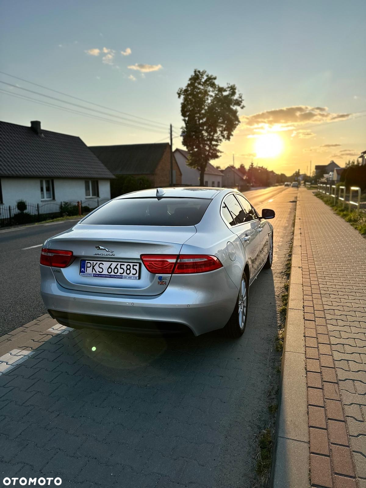 Jaguar XE E-Performance Pure - 2