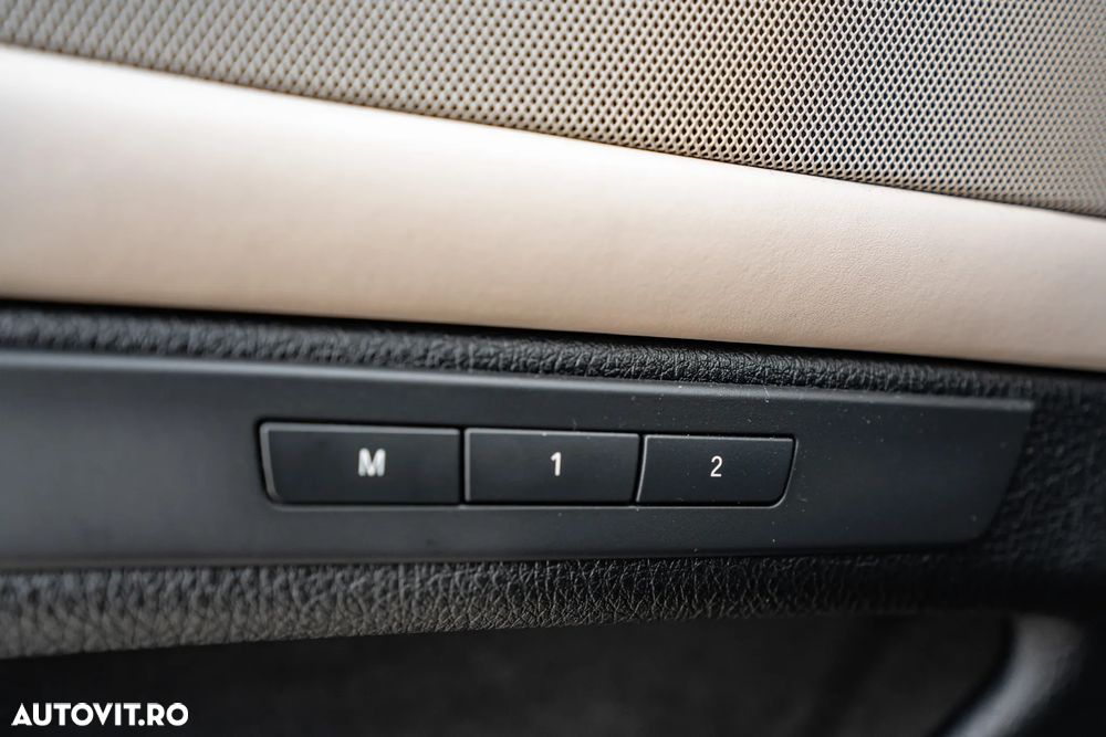 BMW Seria 5 530d xDrive - 12