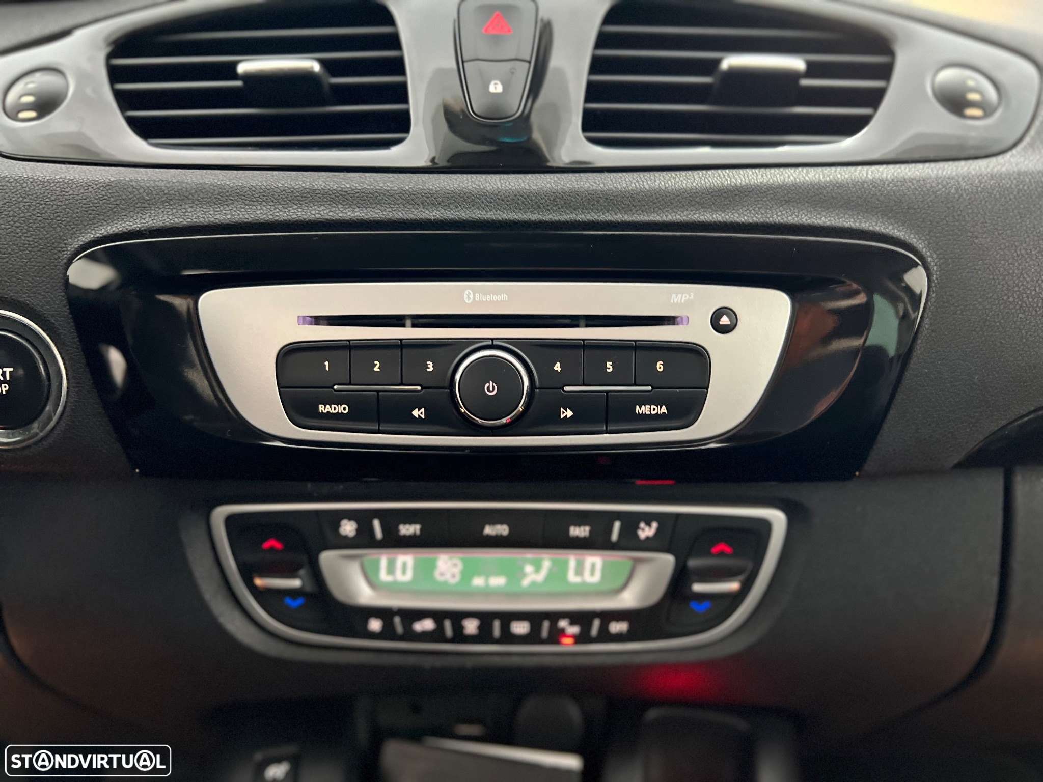 Renault Grand Scénic 1.5 dCi Bose Edition SS - 13