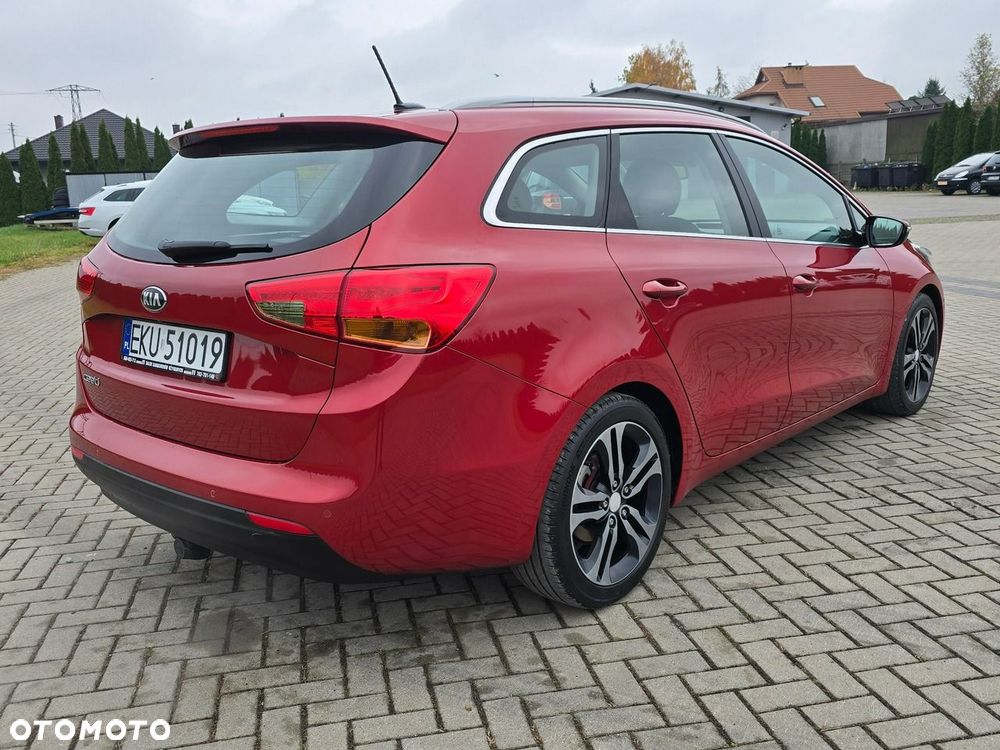 Kia Ceed - 10