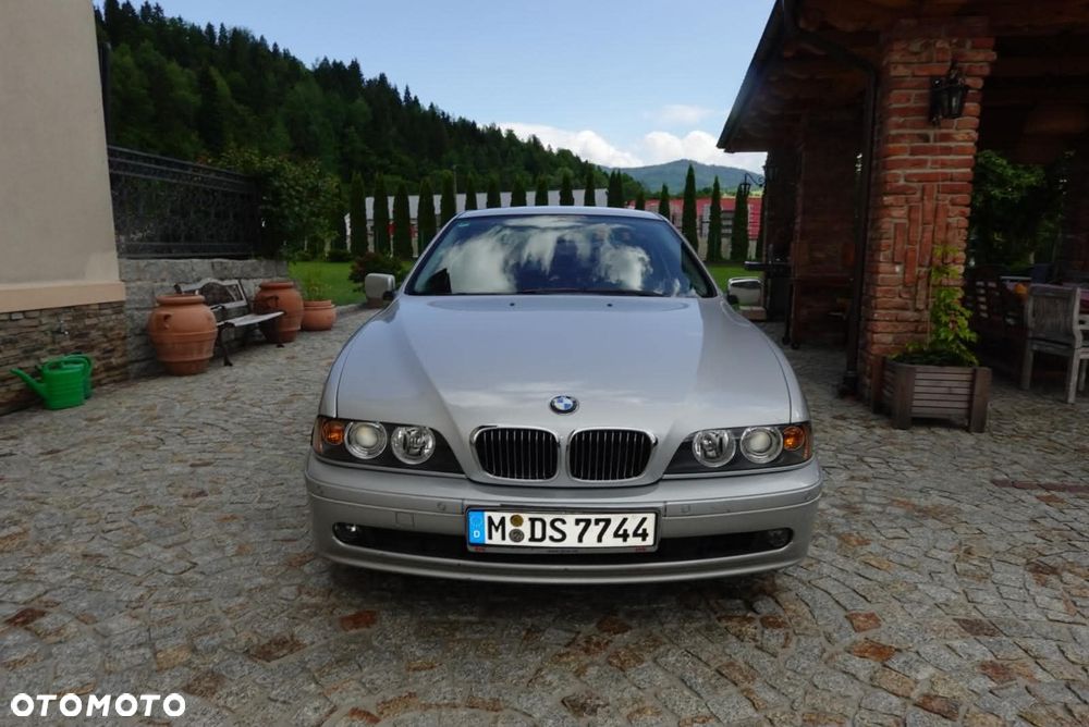 BMW Seria 5 520i Touring Edition Lifestyle - 9