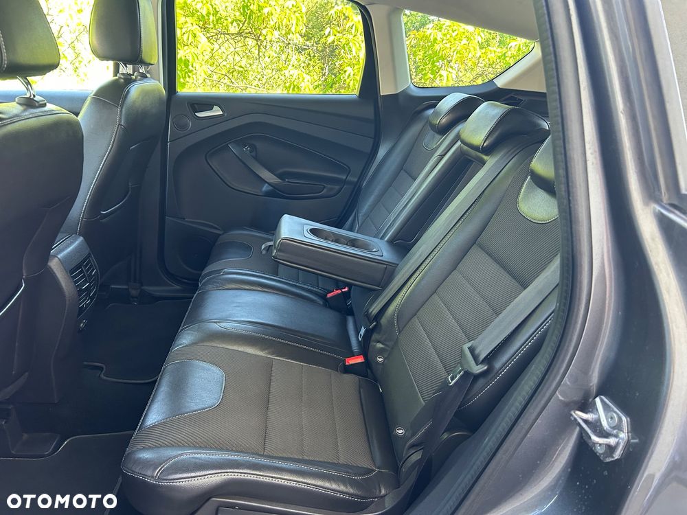 Ford Kuga 2.0 TDCi 2x4 Titanium - 28