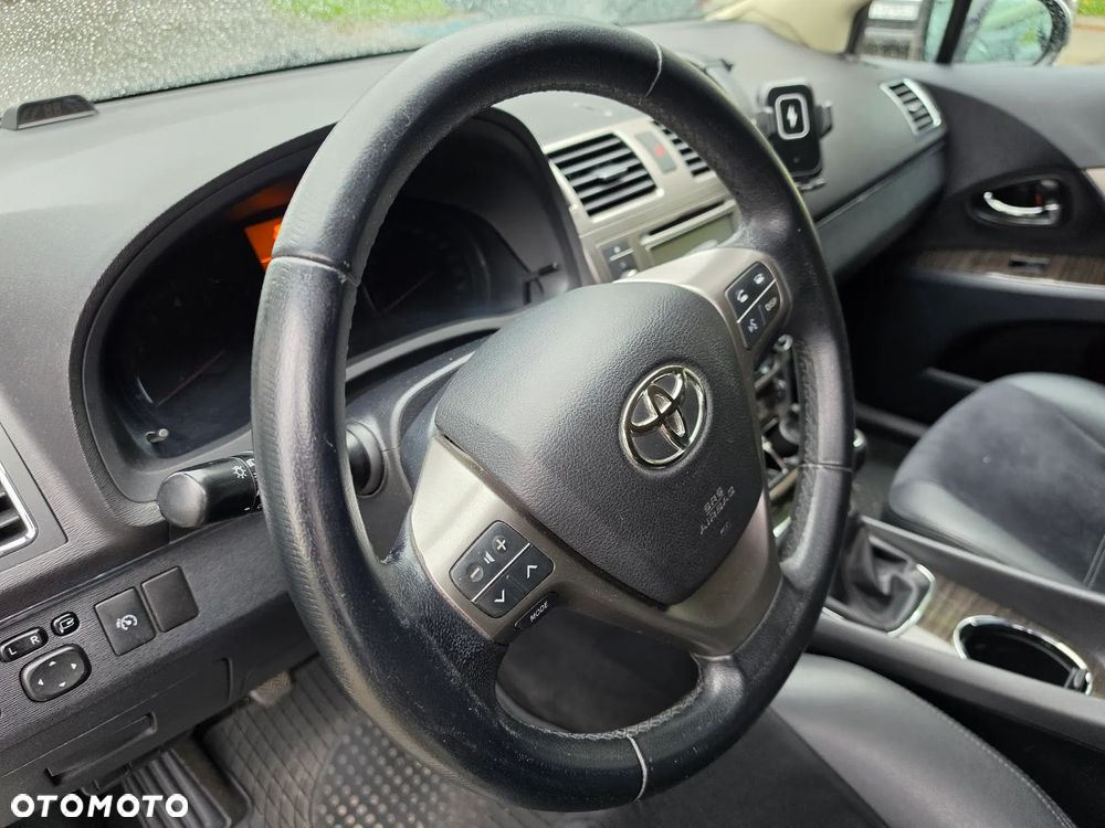 Toyota Avensis 1.8 Sol plus NAVI - 13