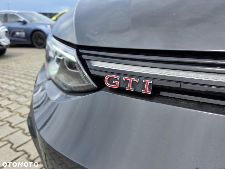 Volkswagen Golf - 9
